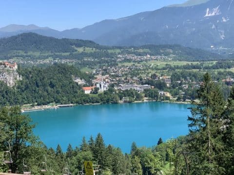 Lago de Bled, Agarre o Mundo